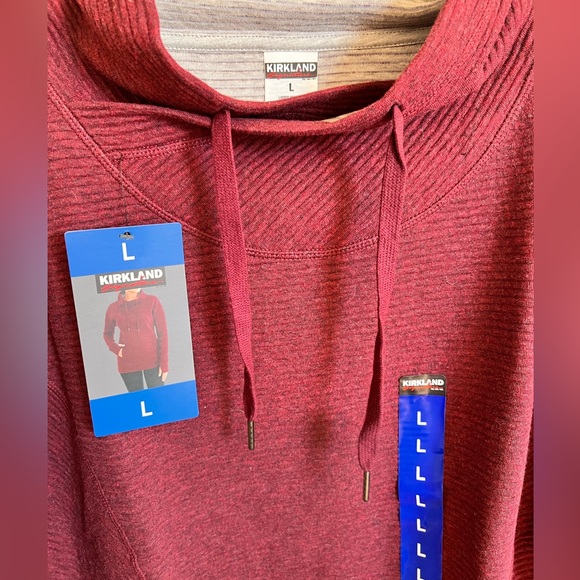 Kirkland Signature: Ladies’ Mock Neck Pullover in Burgundy size Large. - Picture 2 of 3